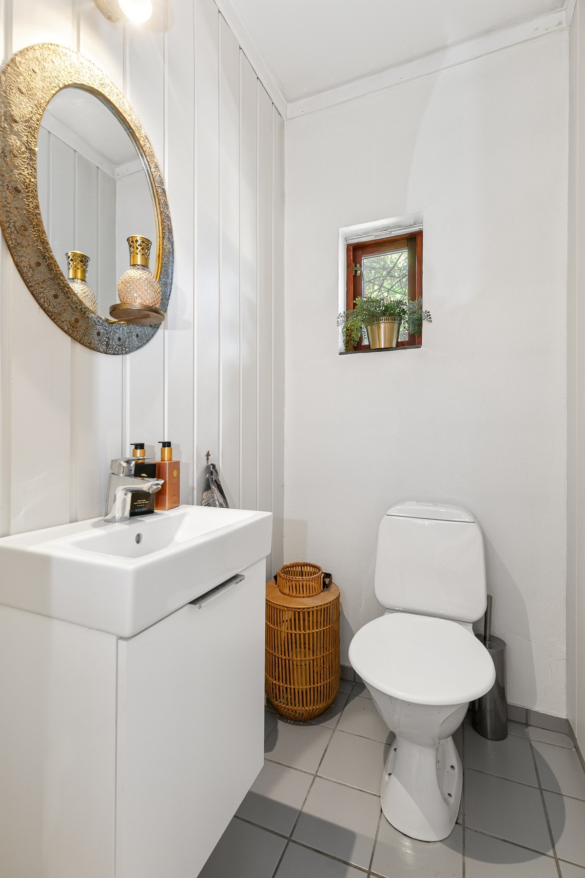 Et separat toalett er perfekt for familien ved travle morgener. Galleribilde