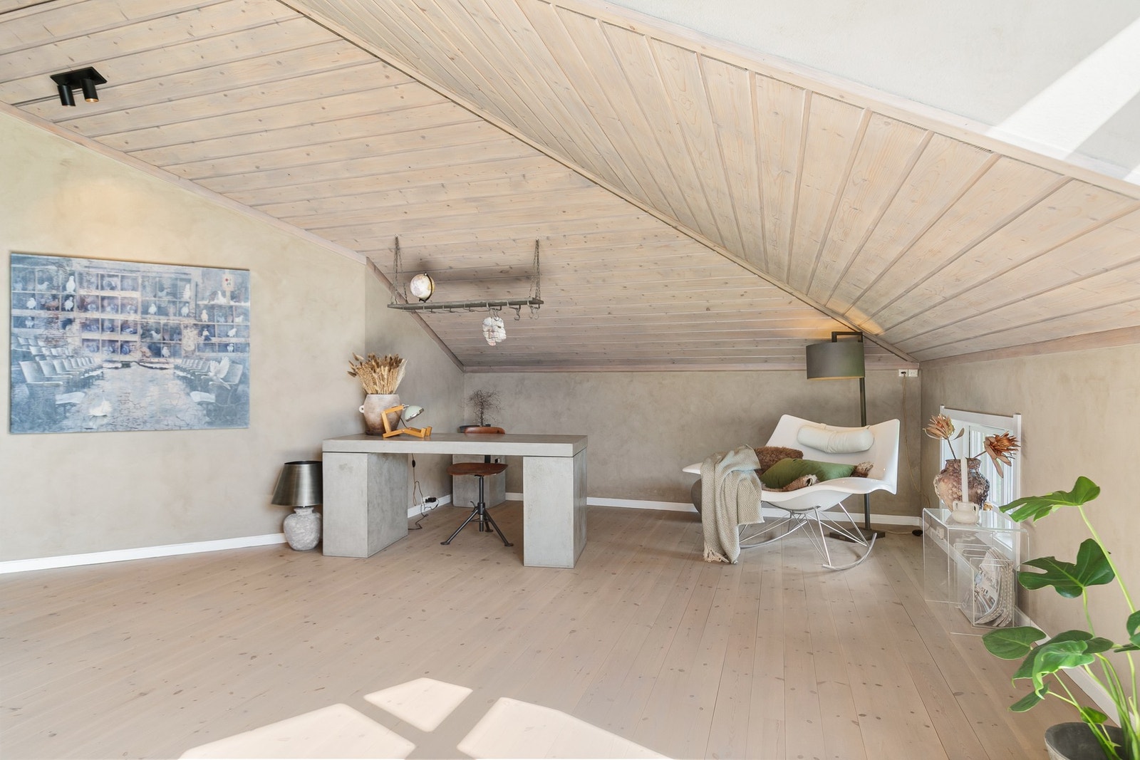 I andre enden er det etablert en egen avdeling for hjemmekontor. Galleribilde