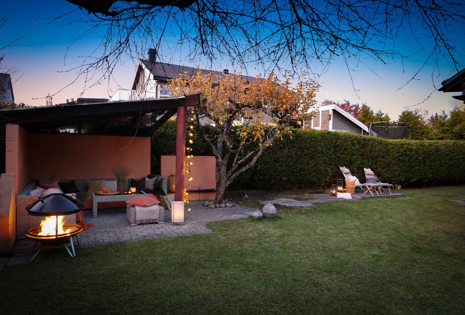 Fra man går inn i huset til man går ut i den grønne og frodige hagen får man et meget positivt inntrykk. Galleribilde