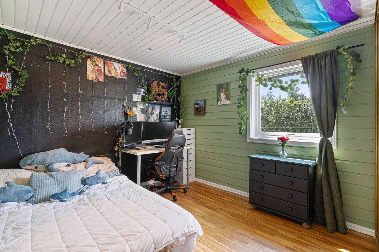 Boligen har 4. soverom i 1. etasje Galleribilde