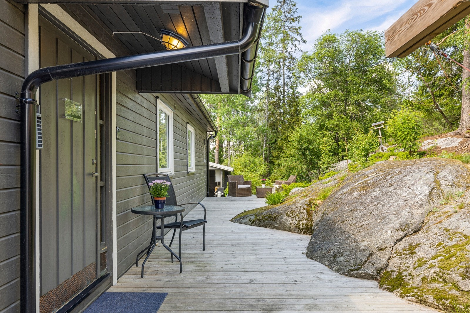 Egen inngang til boligens 1. etasje Galleribilde