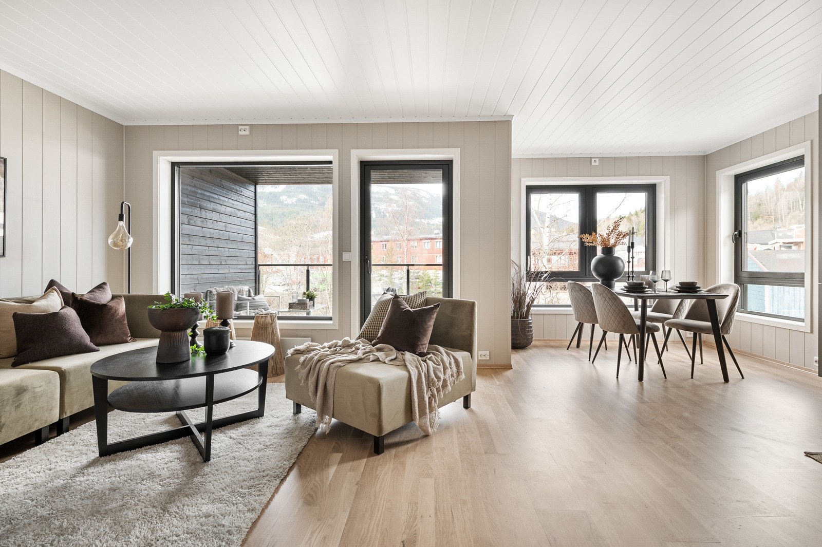 I prosjektet er det lagt vekt på å bevare trehusbebyggelsen fra sentrum med arkitektonisk utforming, arealeffektive planløsninger og gode materialvalg. Galleribilde