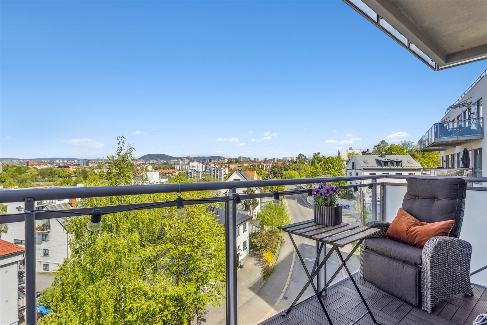 Her kan du nyte kveldssol og solnedganger - perfekt for sene sommerkvelder. Galleribilde