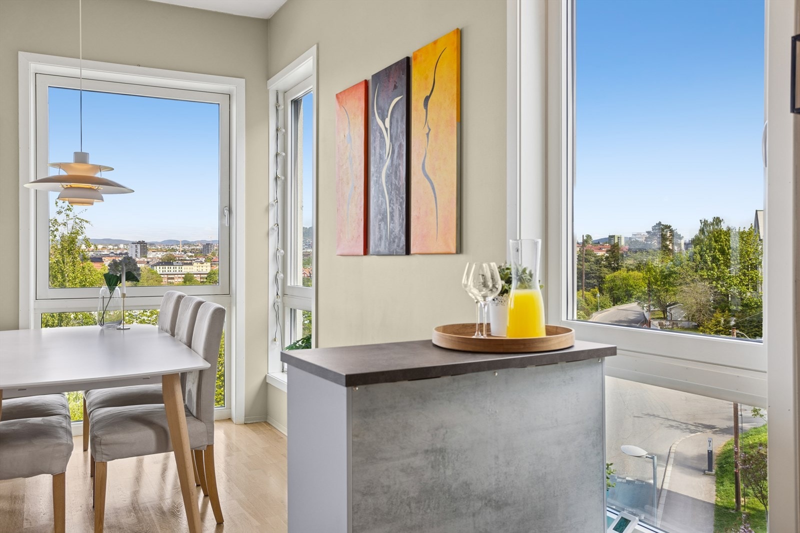 Kjøkkenøy på hjul - fleksibel og perfekt for ekstra arbeidsplass eller servering. Galleribilde