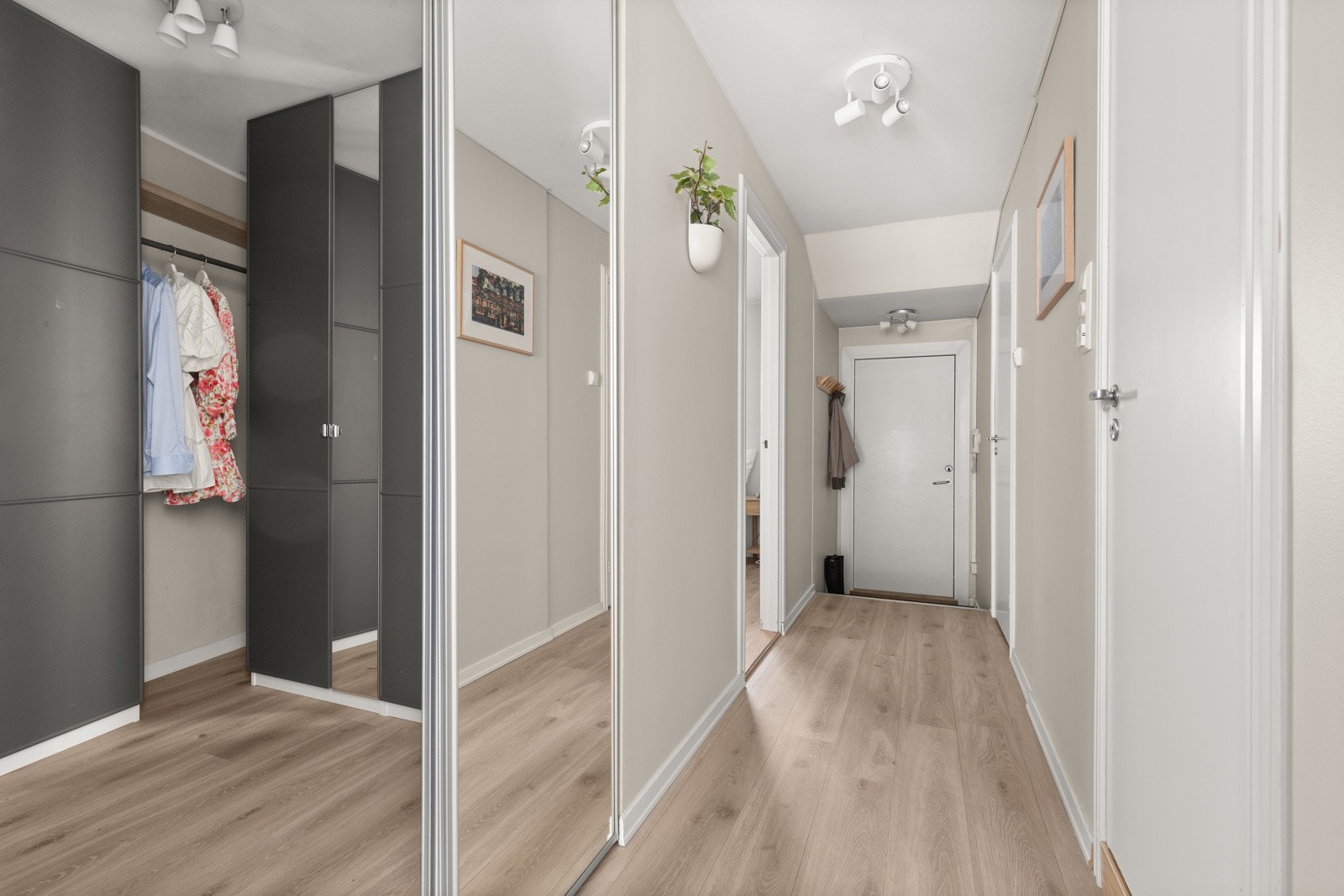 I tilknytning til gangen, finner man et omkledningsrom. Galleribilde