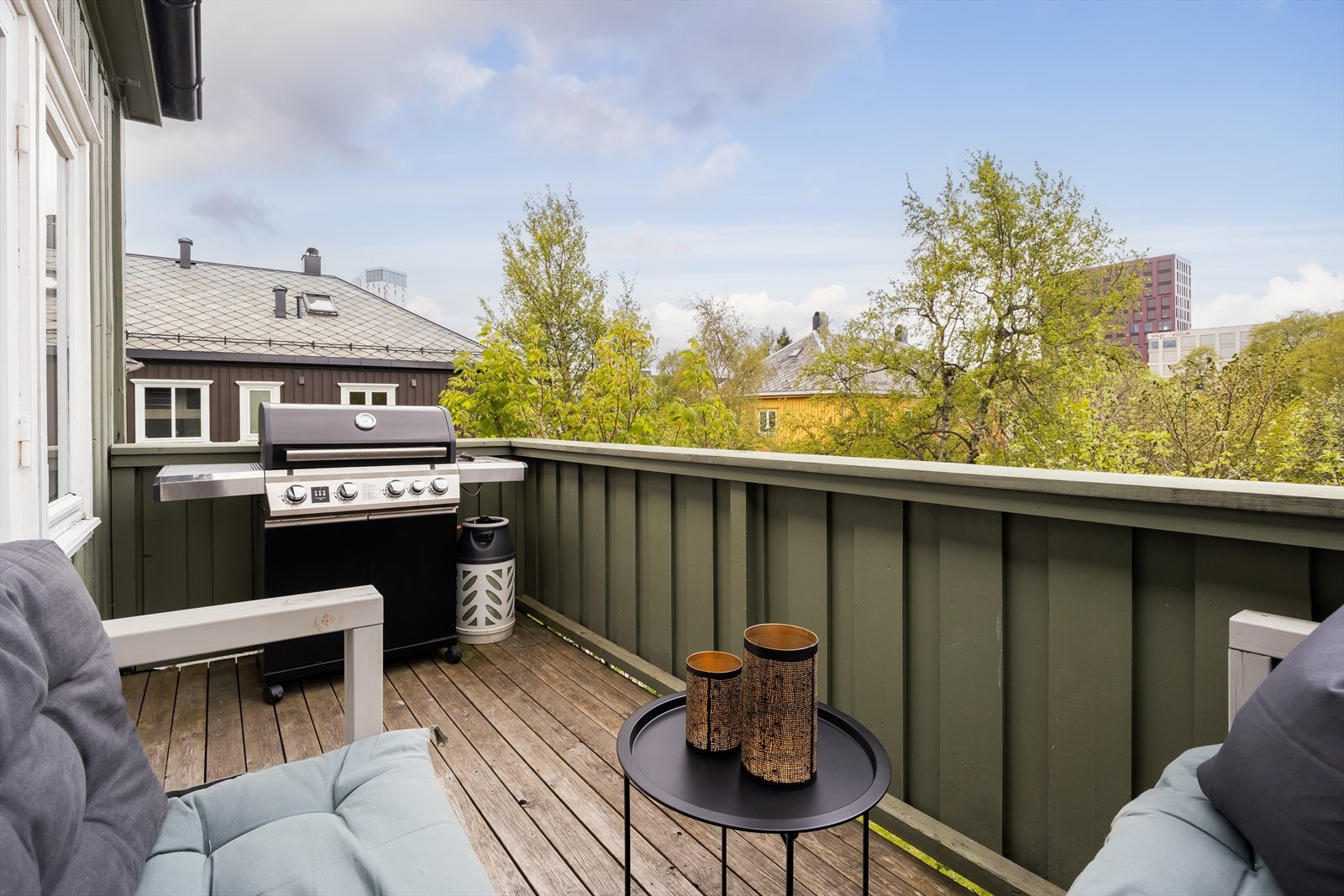 Her kan du nyte solen fra formiddag til kveld på sommerstid. Galleribilde