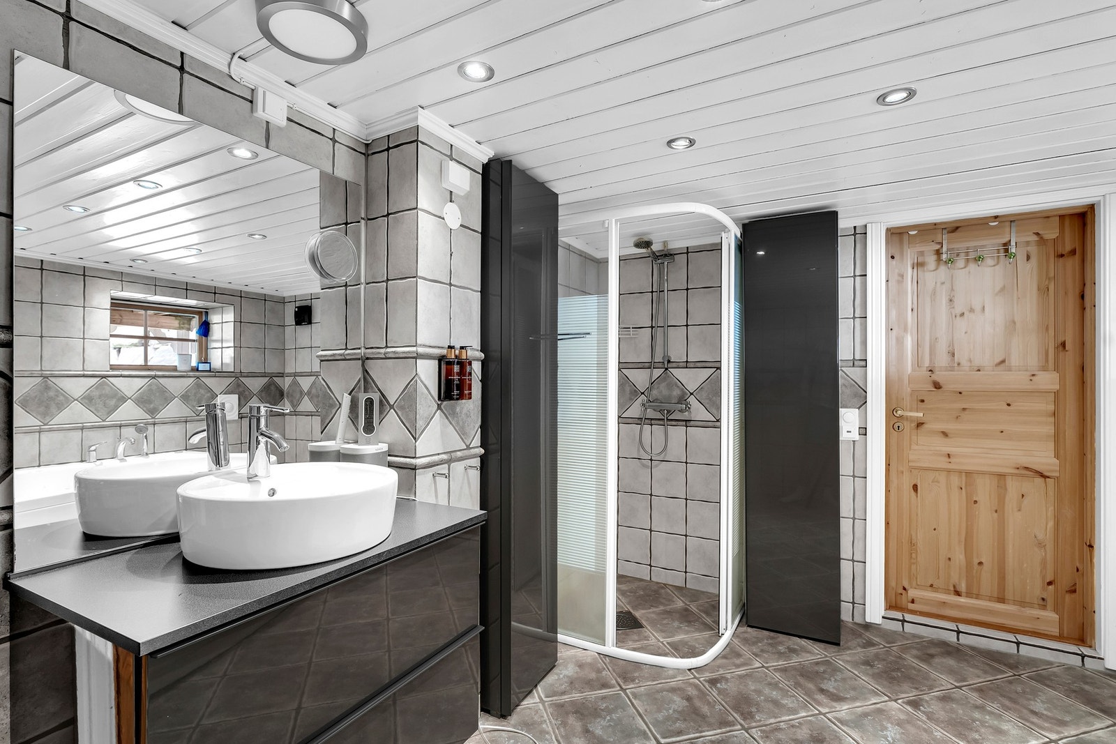 Badet i underetasjen. Galleribilde