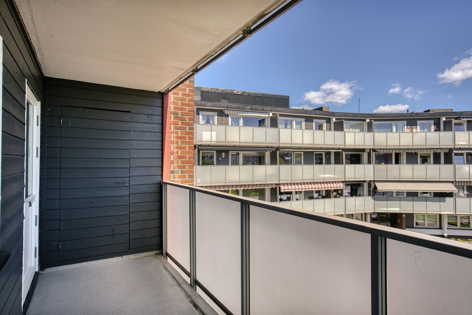 Kort vei til boden som befinner seg på den ene balkongen. Galleribilde