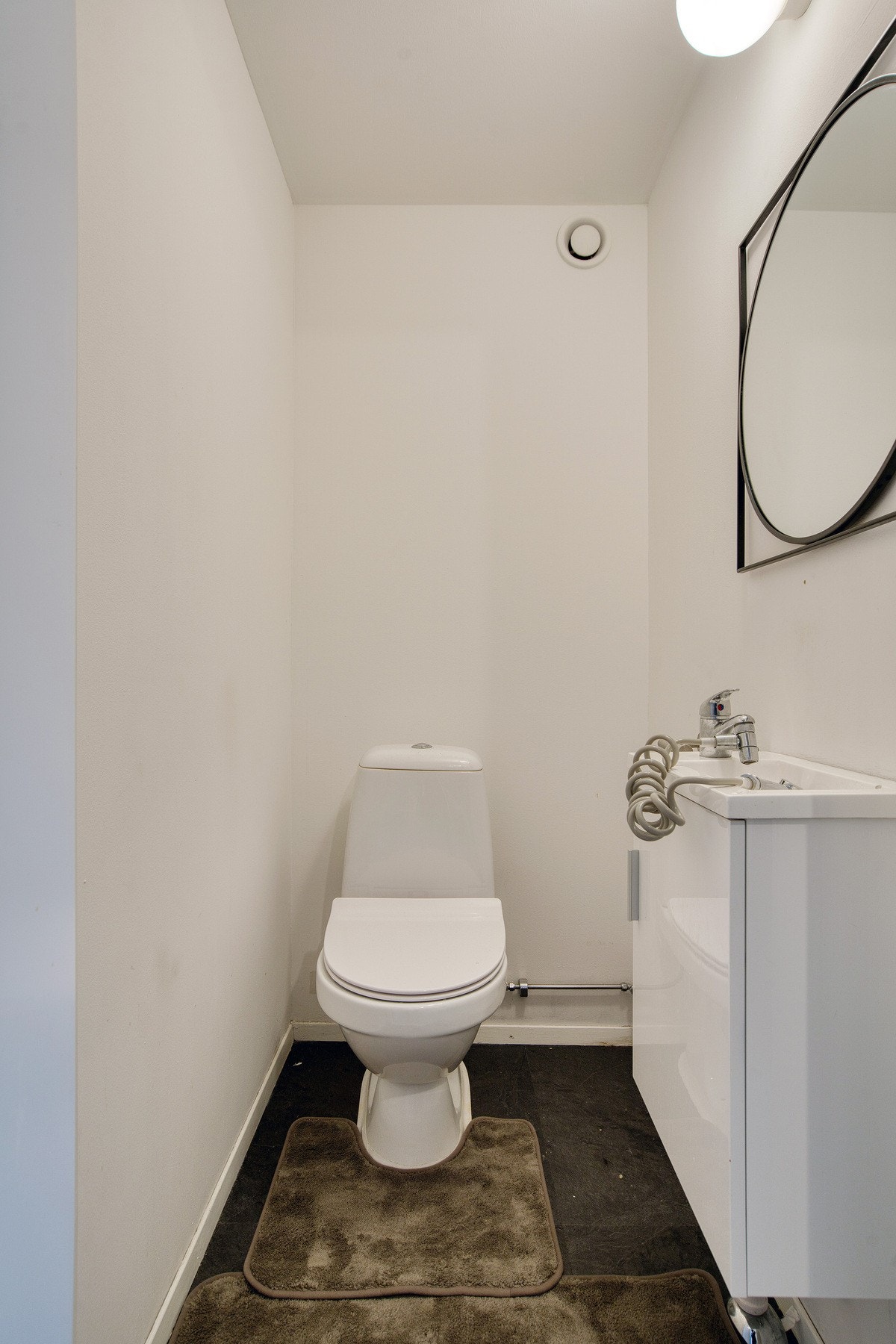 Separat toalettrom. Galleribilde