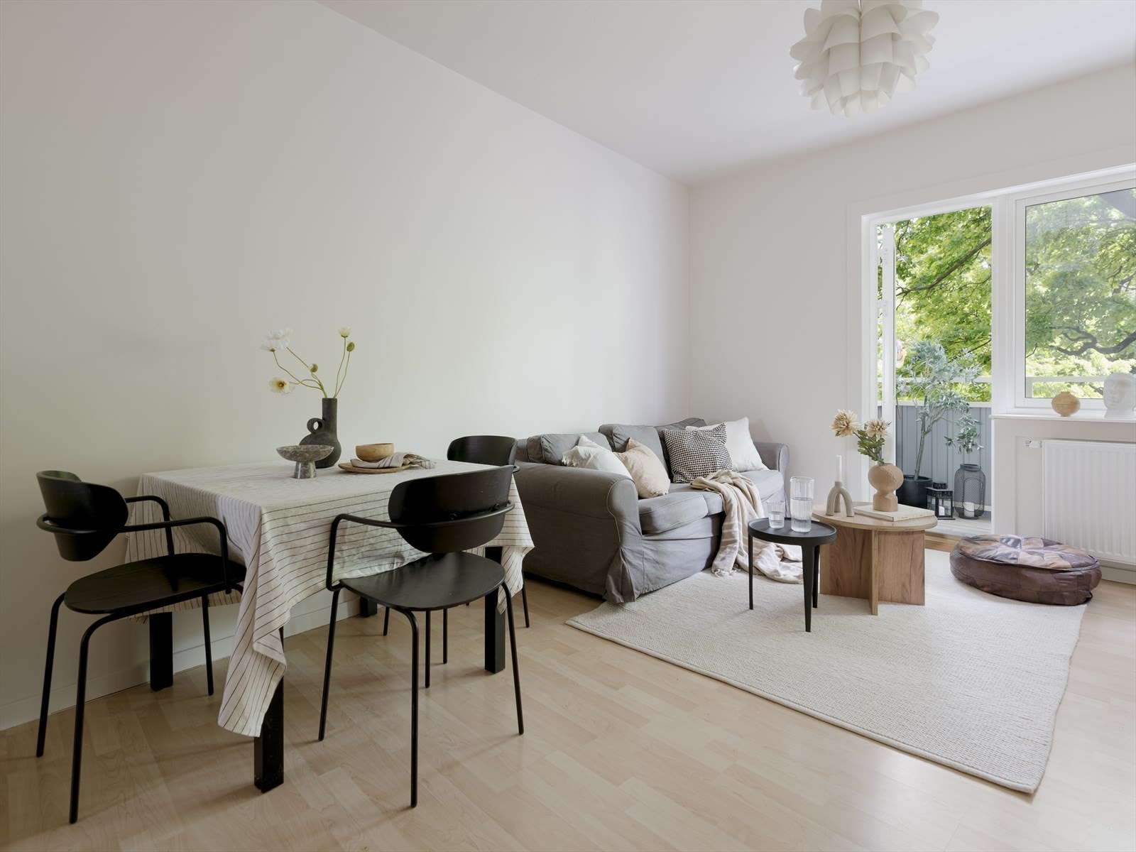 Leiligheten har en raus takhøyde på 2,7 m som gir en god romfølelse Galleribilde