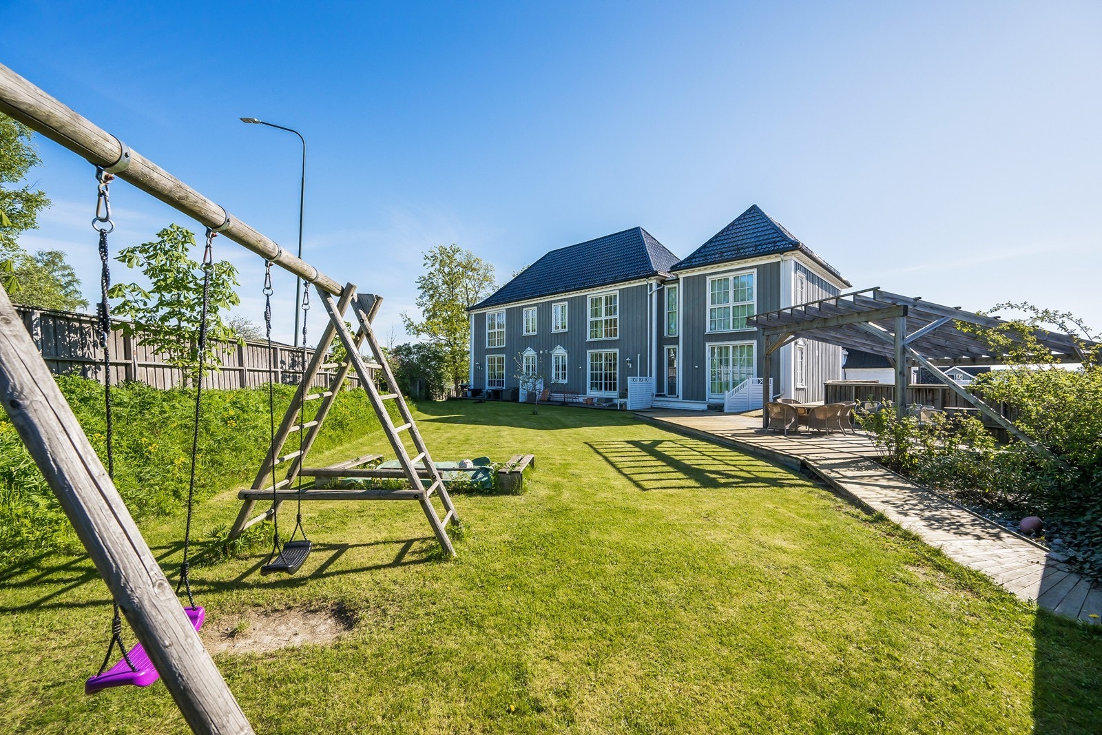 Felles hage og terrasseplatting. Galleribilde