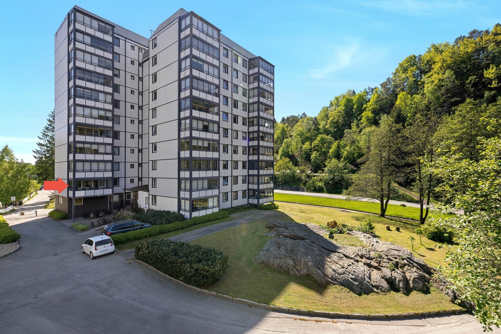 Eiendomsmegler Norge ved Kristian Lossius har gleden av å ønske deg velkommen til Gamle Mandalsvei 21! Galleribilde