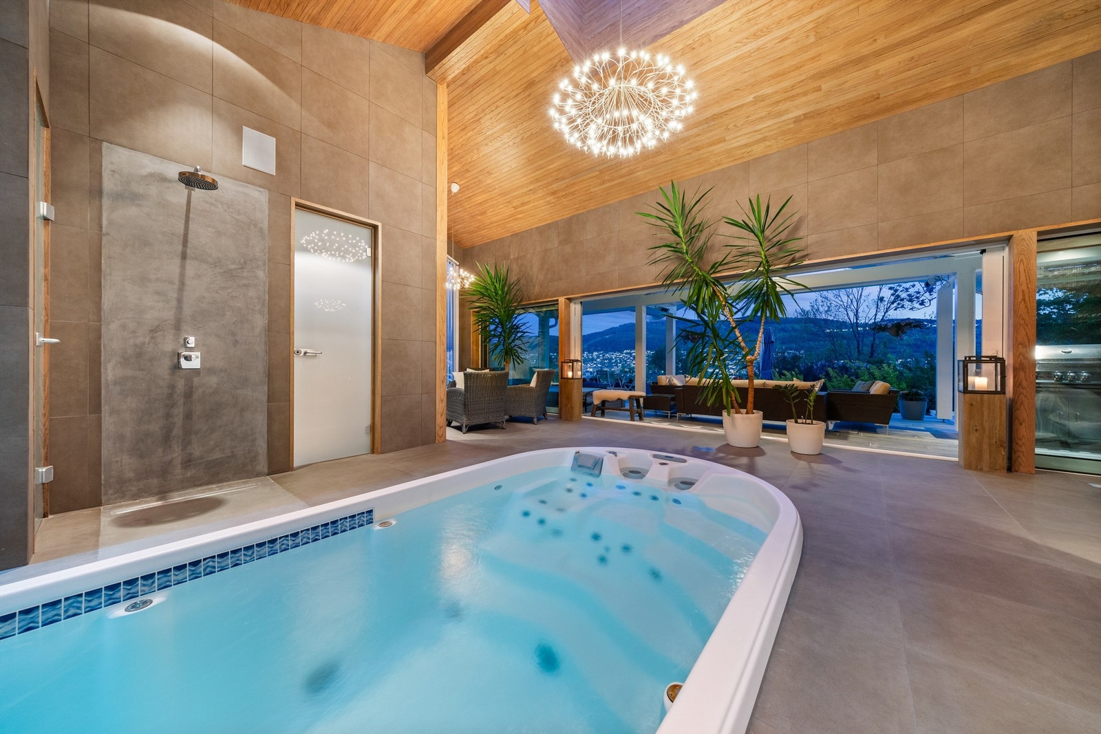 Spaavdeling - Kveldsbilde Galleribilde