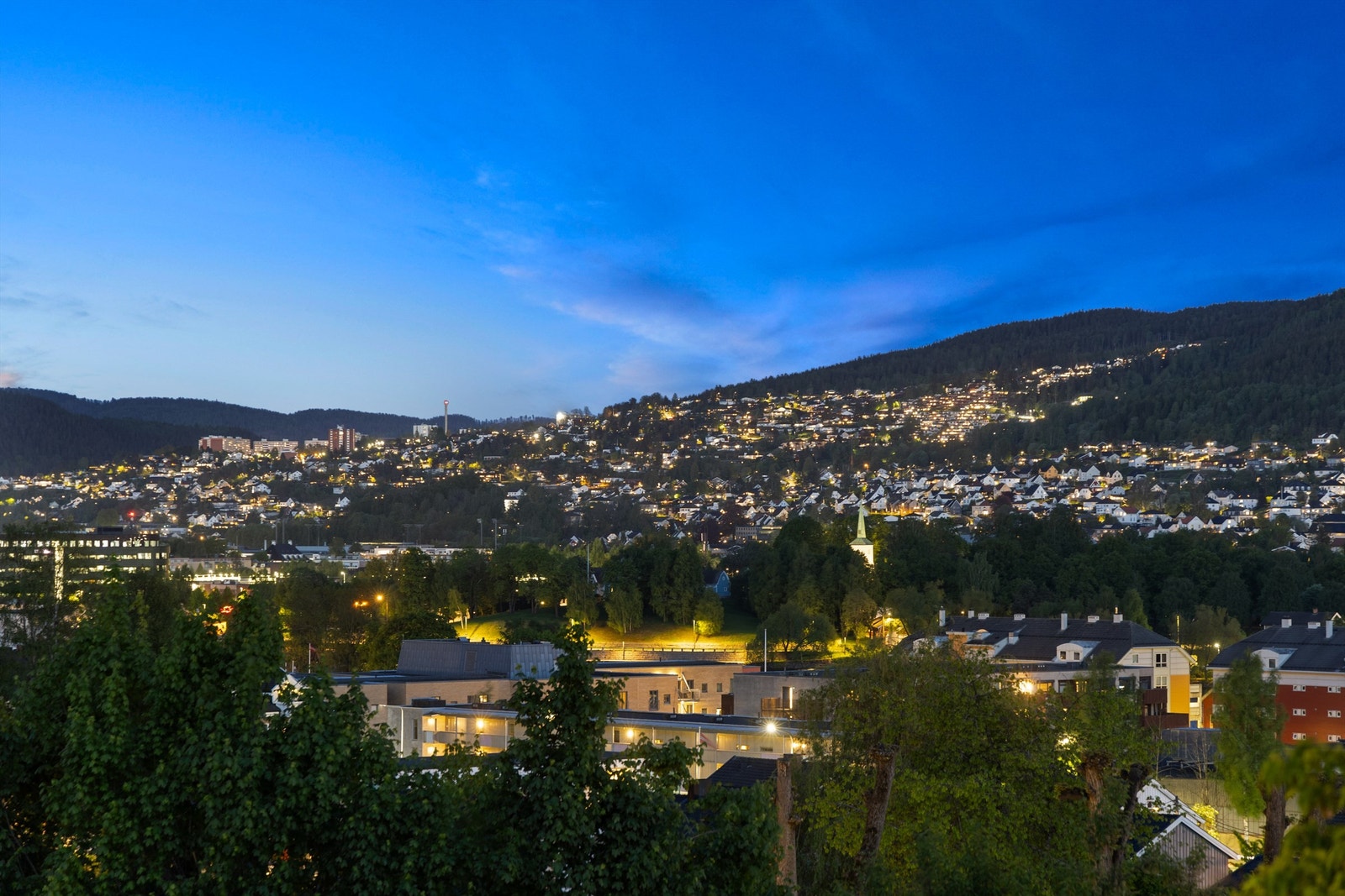 Utsikt (kveldsbilde) - Nærområdet Galleribilde