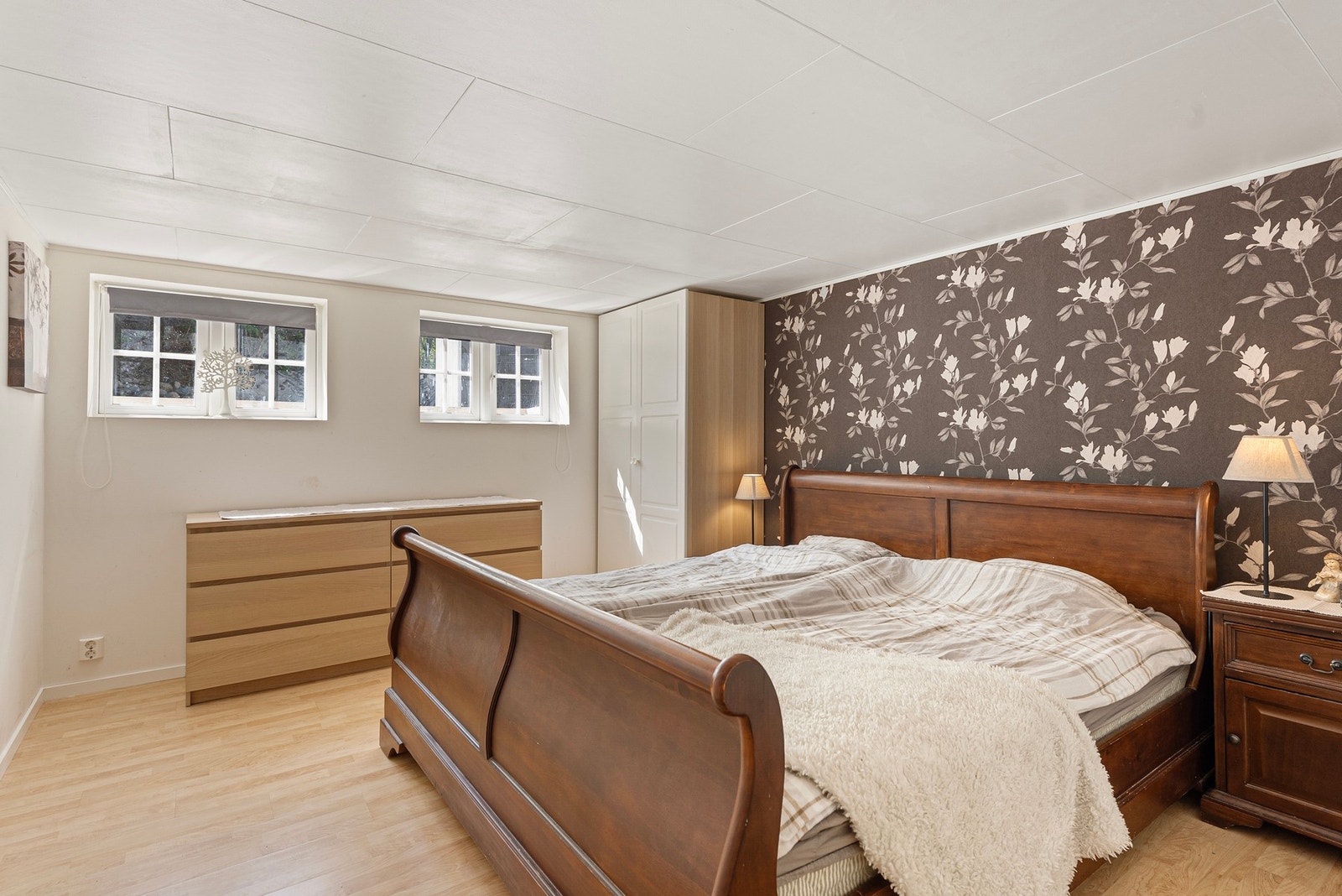 Soverommet i kjelleretasjen har en svært god størrelse Galleribilde