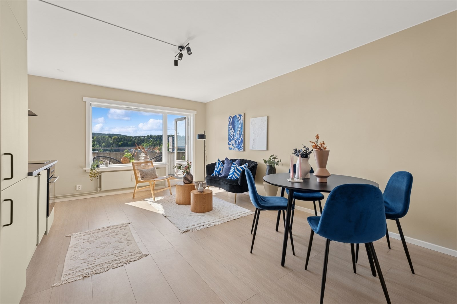 Avrinder Singh Hundal har gleden av å presentere Bergensveien 4A - en moderne og stilfull utsiktsleilighet i 8. etasje, med gjennomgående høy standard og fantastisk utsikt! Galleribilde