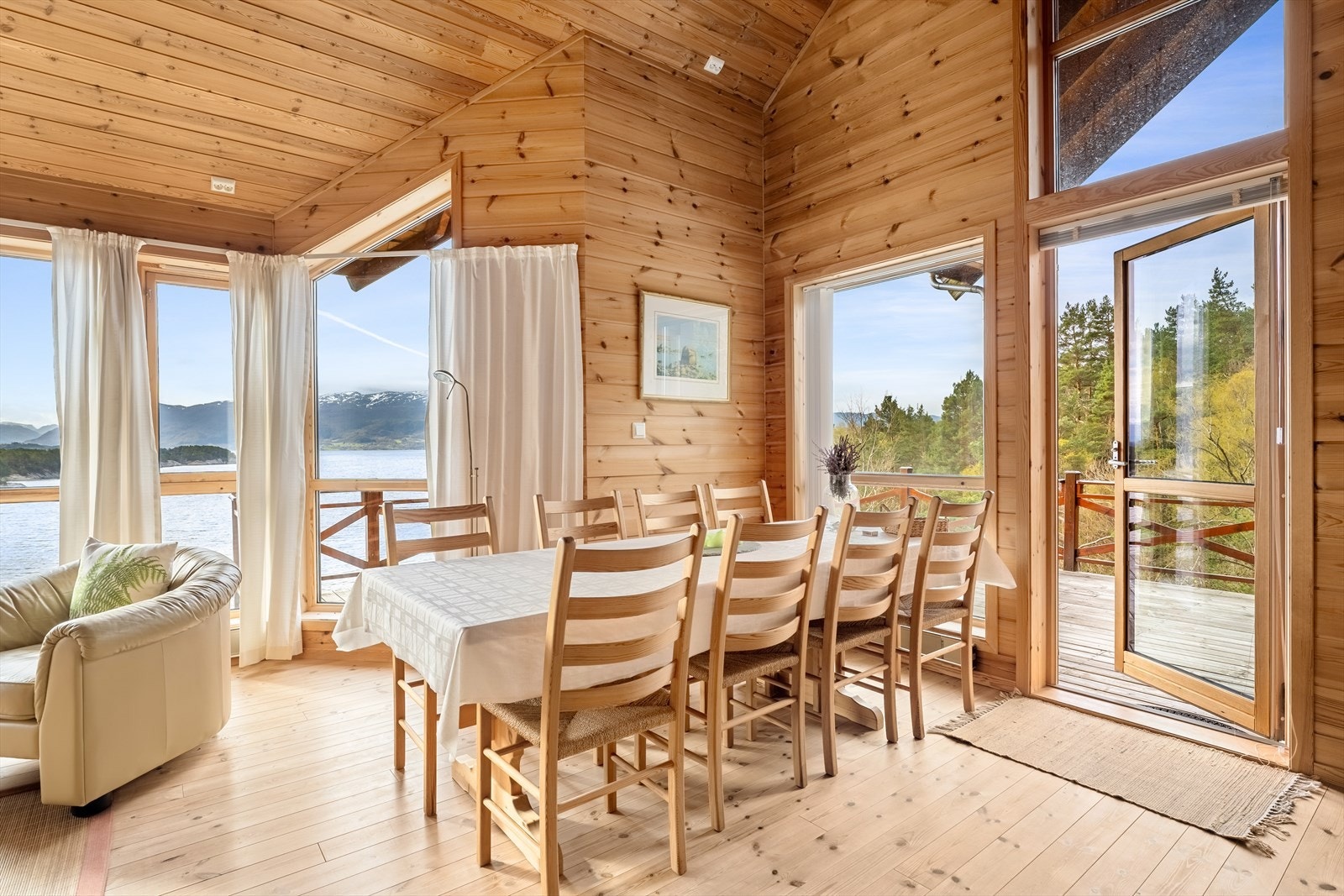 Stue med utgang til terrassen Galleribilde