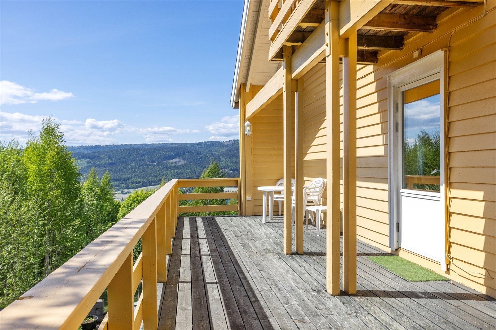 Fin plass til utemøblement. Galleribilde