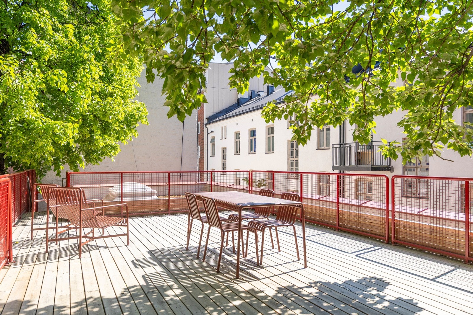 Flott terrasse til felles bruk for beboerne. Galleribilde