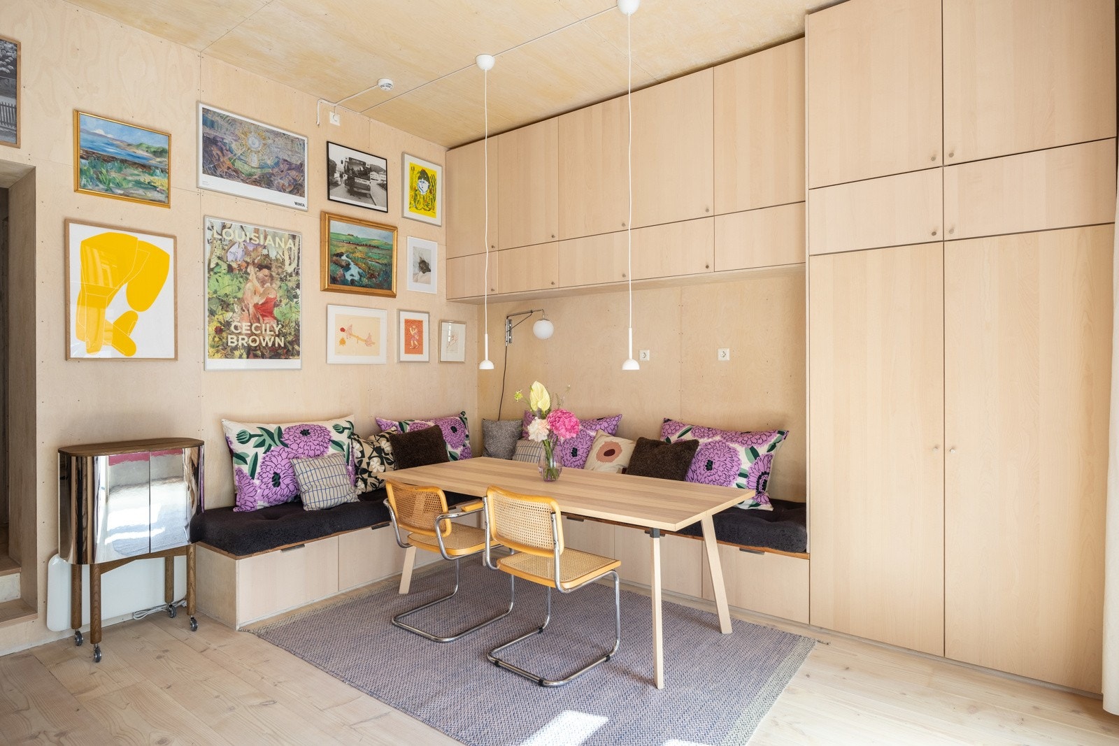 Leiligheten er gjennomført til fingerspissene med spesialbygde og tilpassede løsninger. Galleribilde