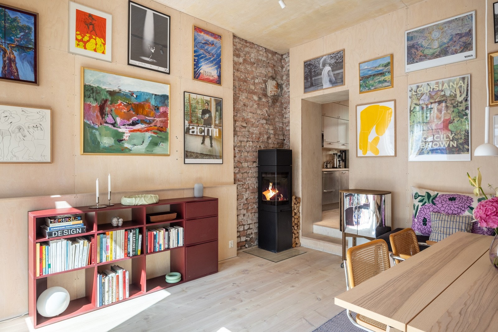 Gulvene er slipt nå i 2025. Galleribilde