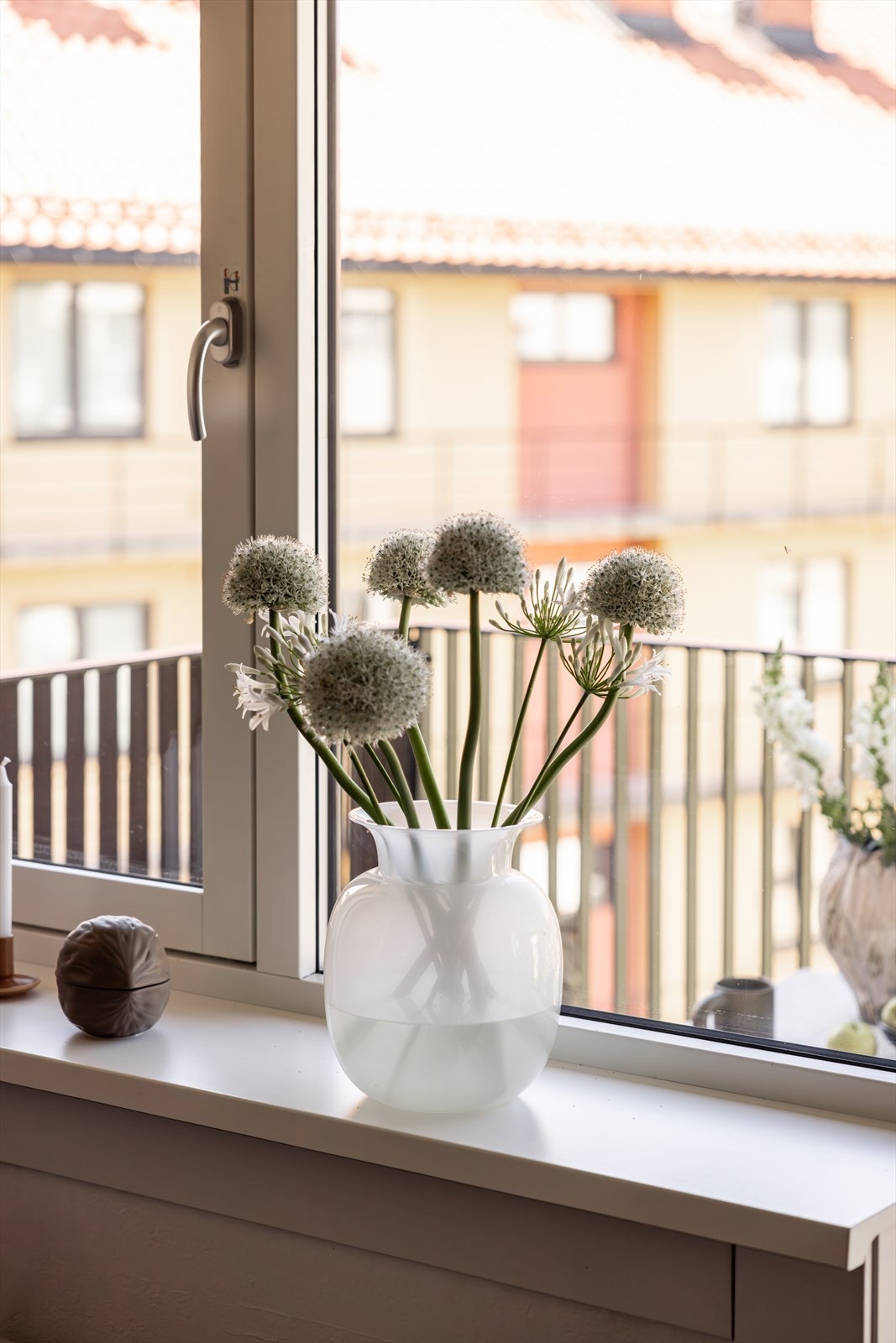 Dype vinduskarmer. Galleribilde