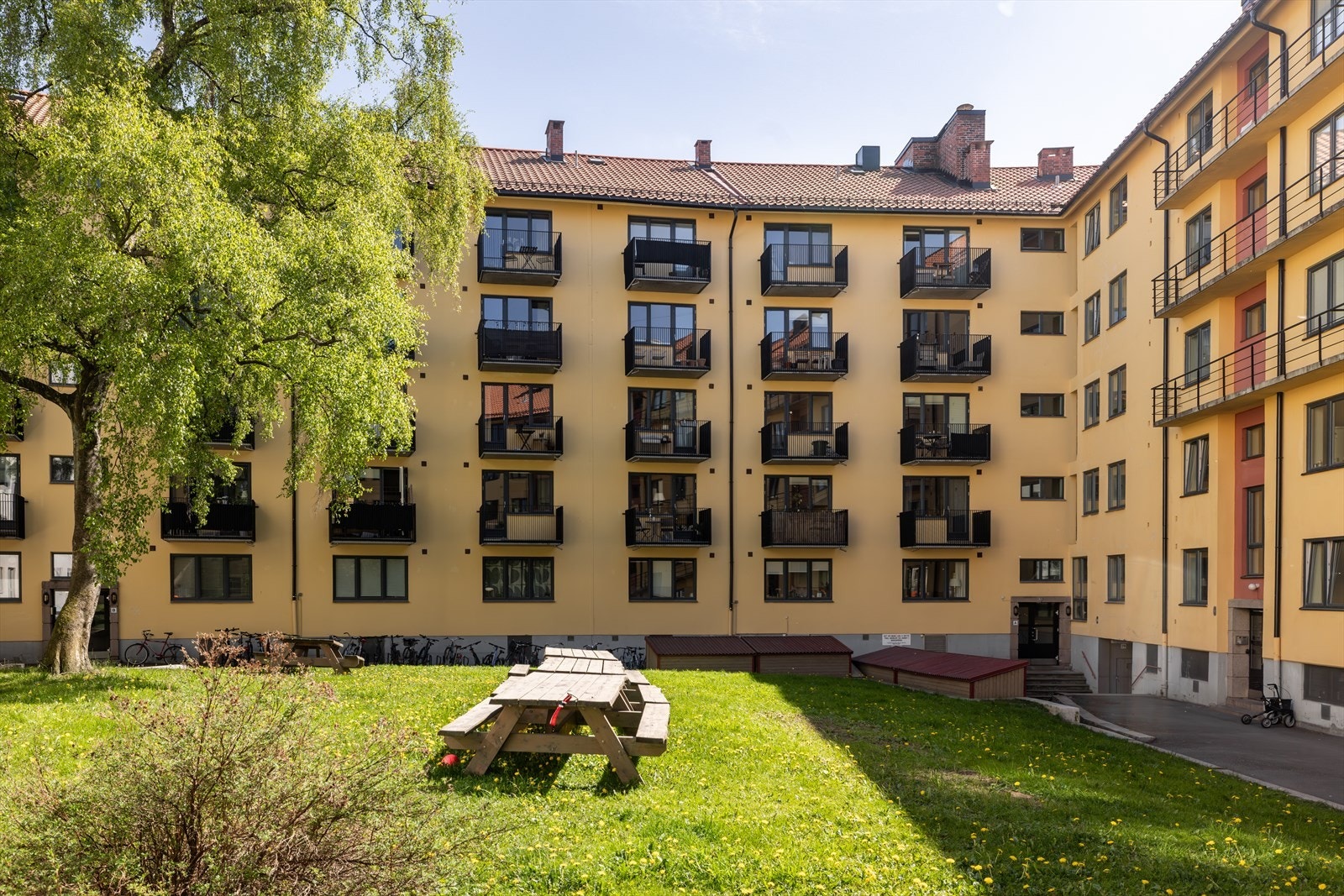 Her bor du tilbaketrukket i grønne omgivelser på Sagene og Bjølsen, med nærhet til flotte parker, kafeer og koselige småbutikker. Galleribilde