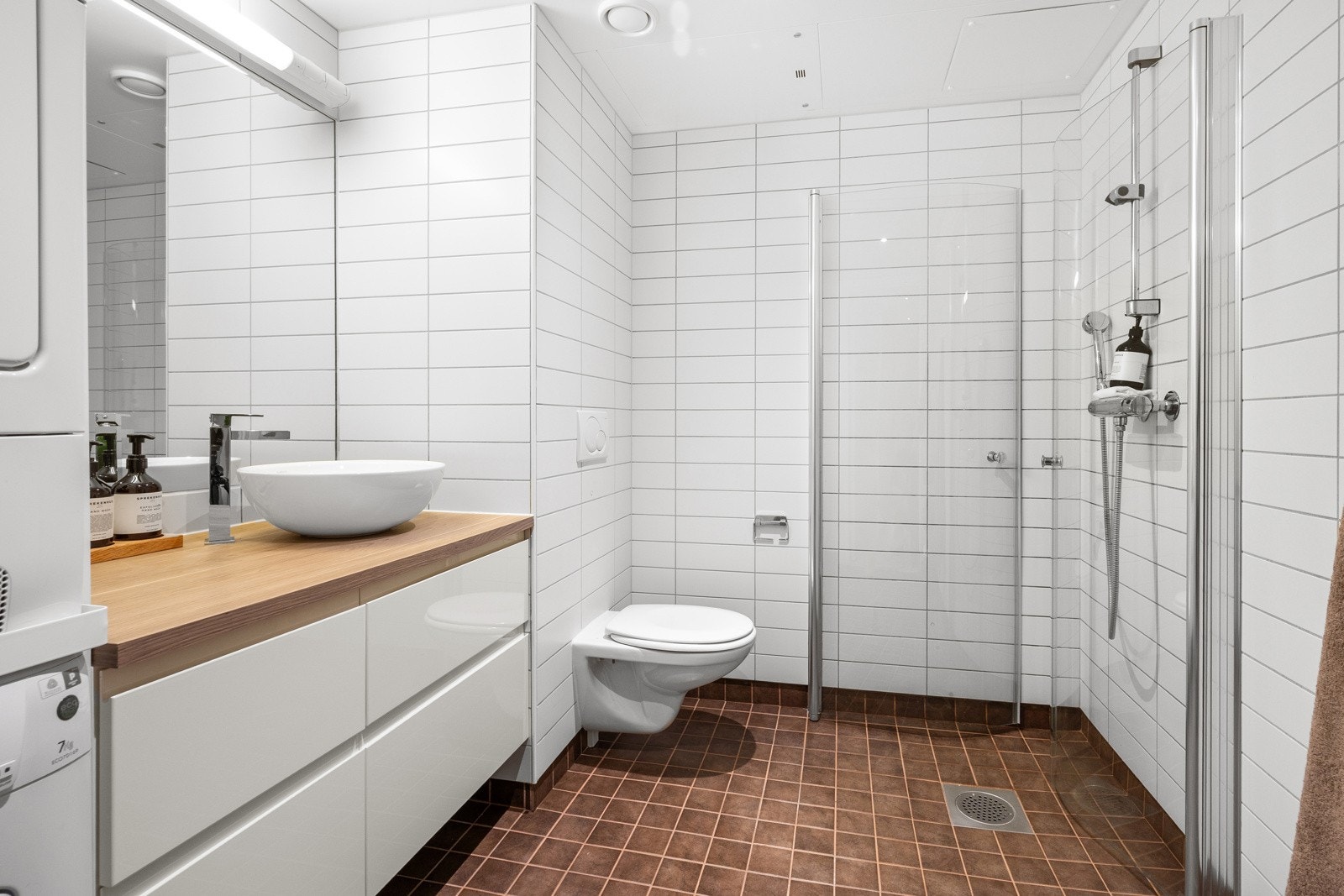 Romslig baderom. Galleribilde