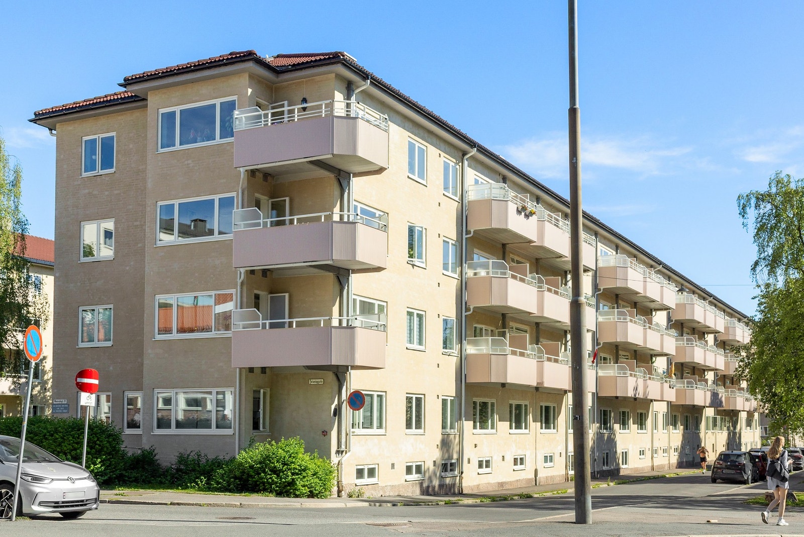 Vi ligger i 3.etg i enden, med hjørnebalkong. Galleribilde