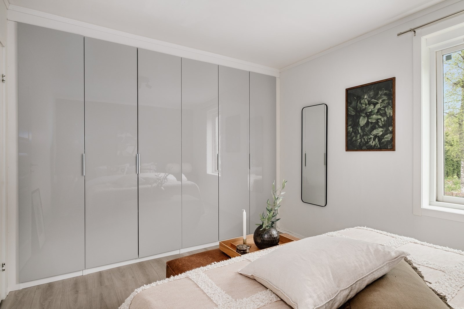 God oppbevaringsplass i garderobeskap Galleribilde