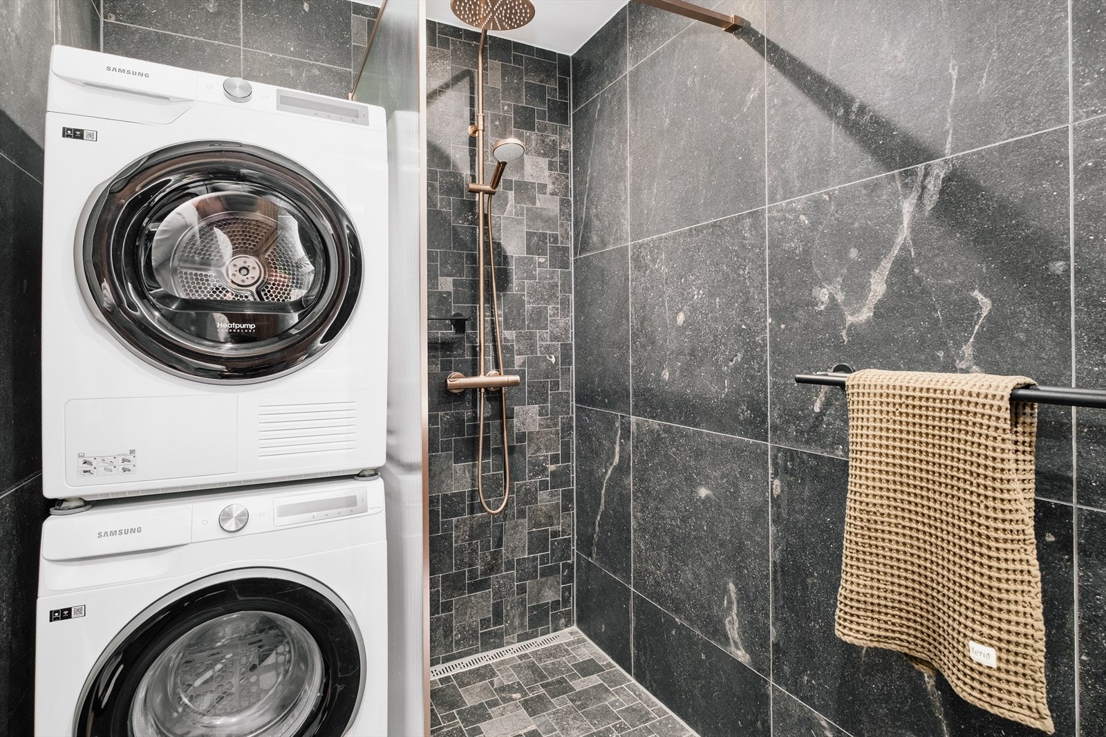 Opplegg for vaskemaskin og tørketrommel Galleribilde