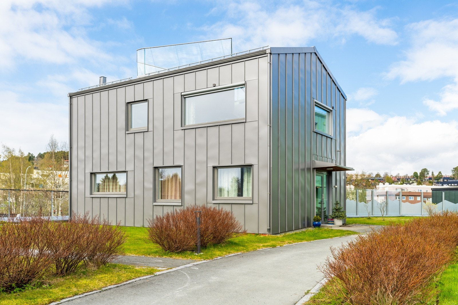 Her bor man med kort avstand til Trondheim sentrum, samtidig som man er få minutters gange unna Bymarka. Galleribilde