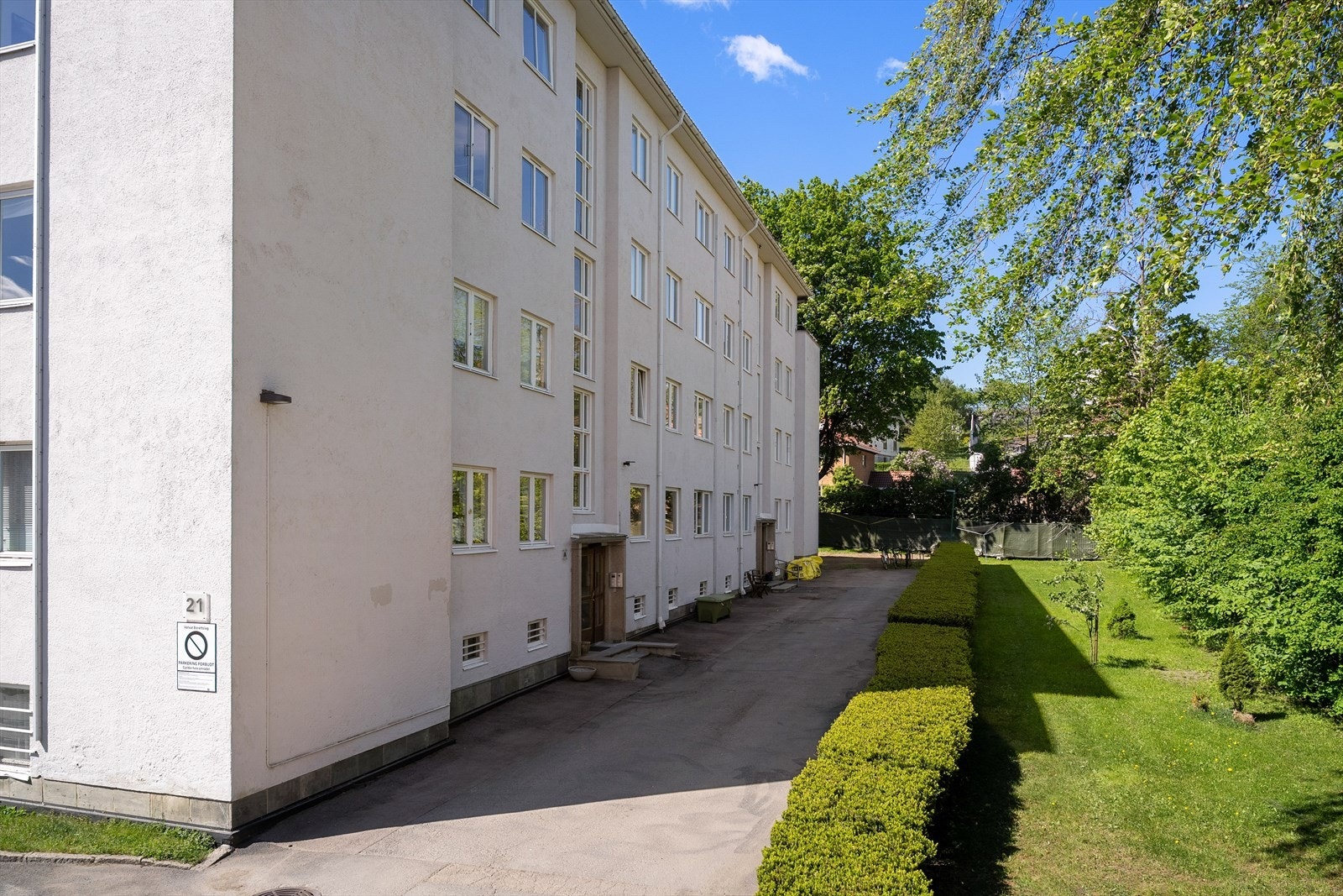 Fasaden - her bor du sentralt og ettertraktet nær Majorstuakrysset med kort vei til T-bane, trikk og buss, samt Bogstadveien med butikker, kaféer og restauranter Galleribilde