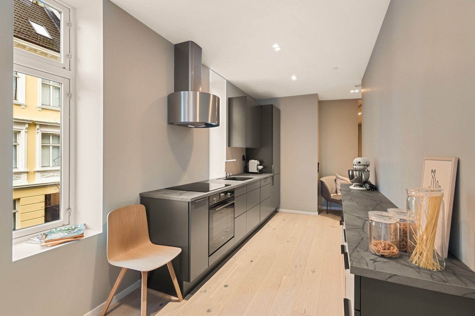 - Medfølgende helintegrerte hvitevarer til glede for ny kjøper - Galleribilde