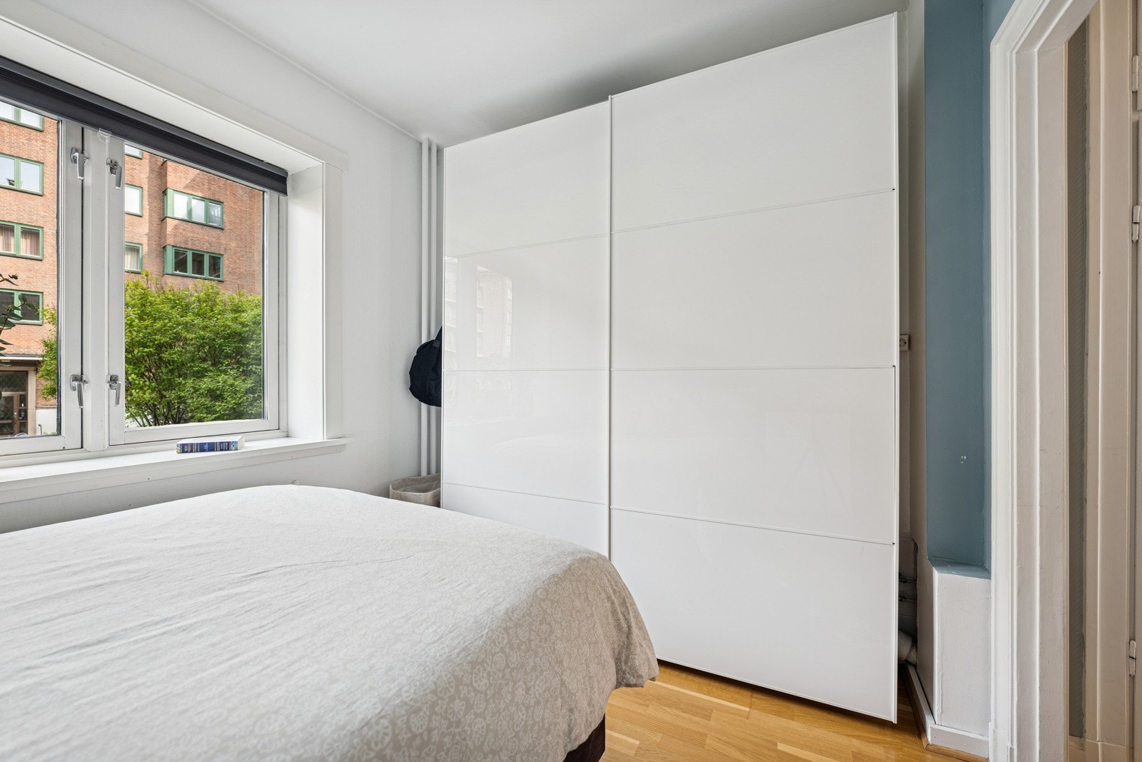 Godt med skap på soverommet Galleribilde