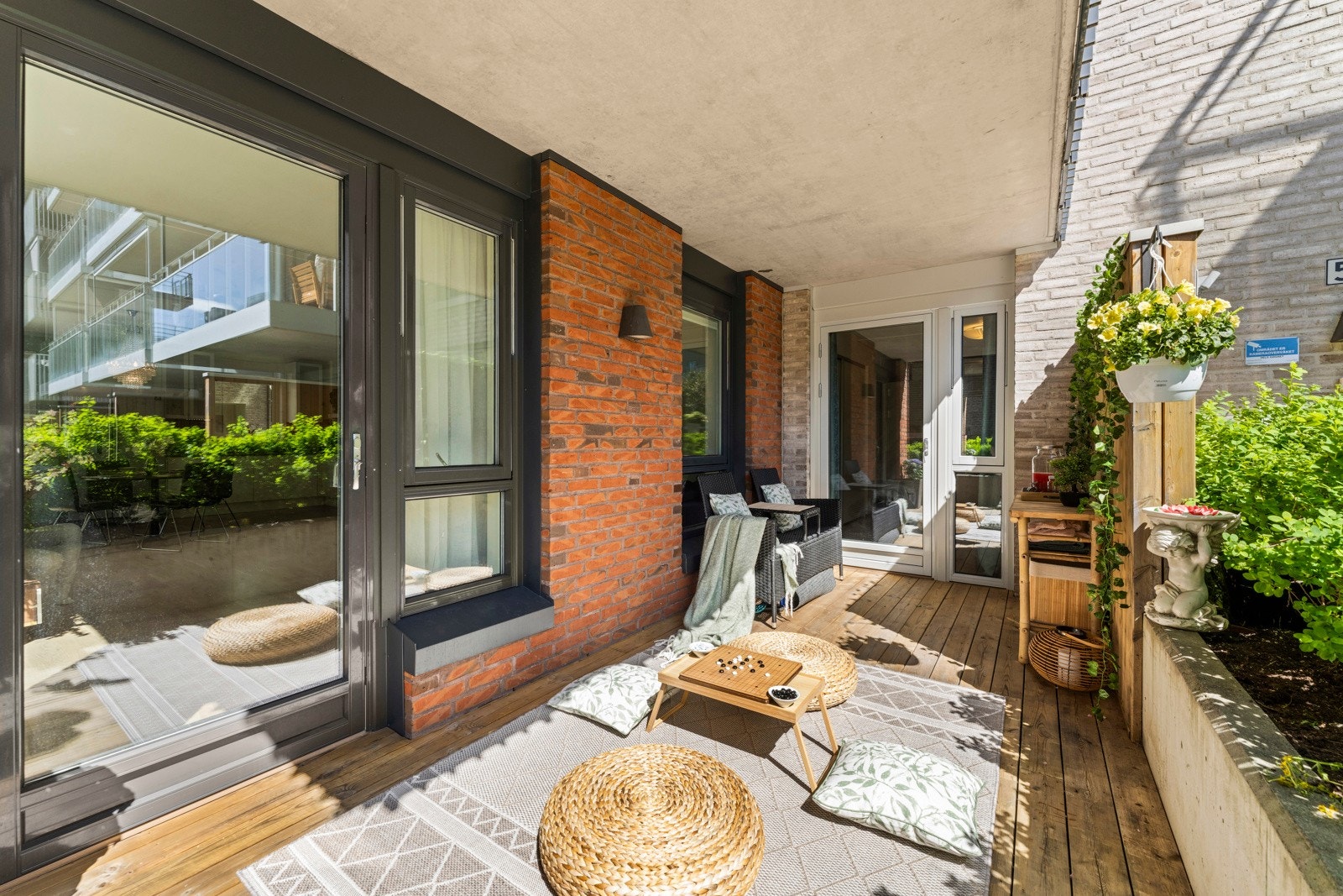 Velkommen til Midtveien 55! Flott 4-roms med markterrasse på 12 m² vendt mot bakgård Galleribilde