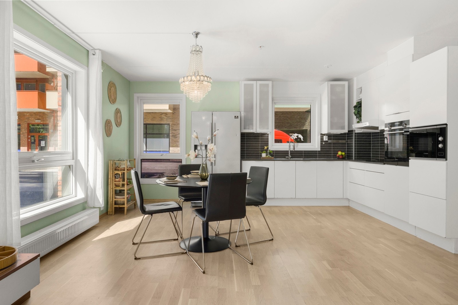 God plass til spisegruppe. Galleribilde
