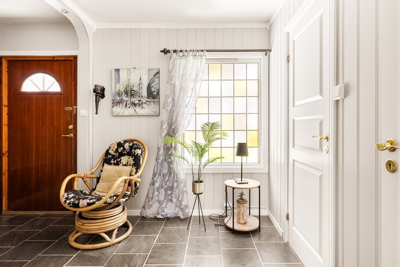 Stor og romslig gang Galleribilde