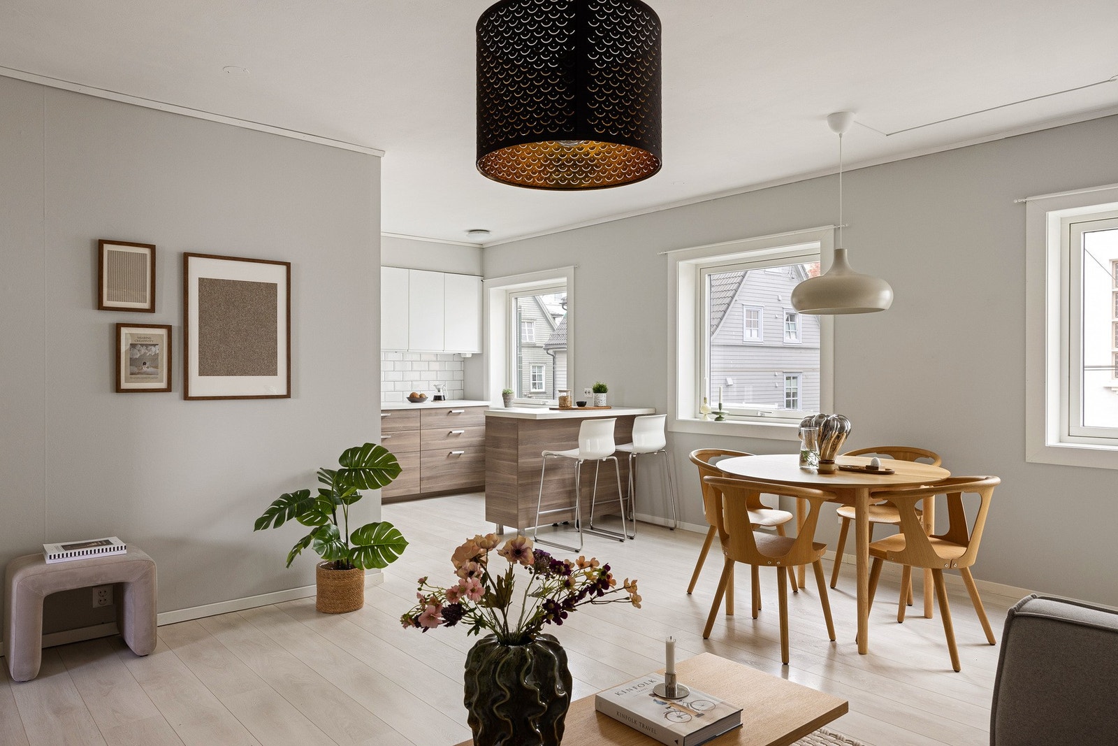 Kringsjåveien 31 presenteres av EIE eiendomsmegling ved Kim Rene Henne. Galleribilde