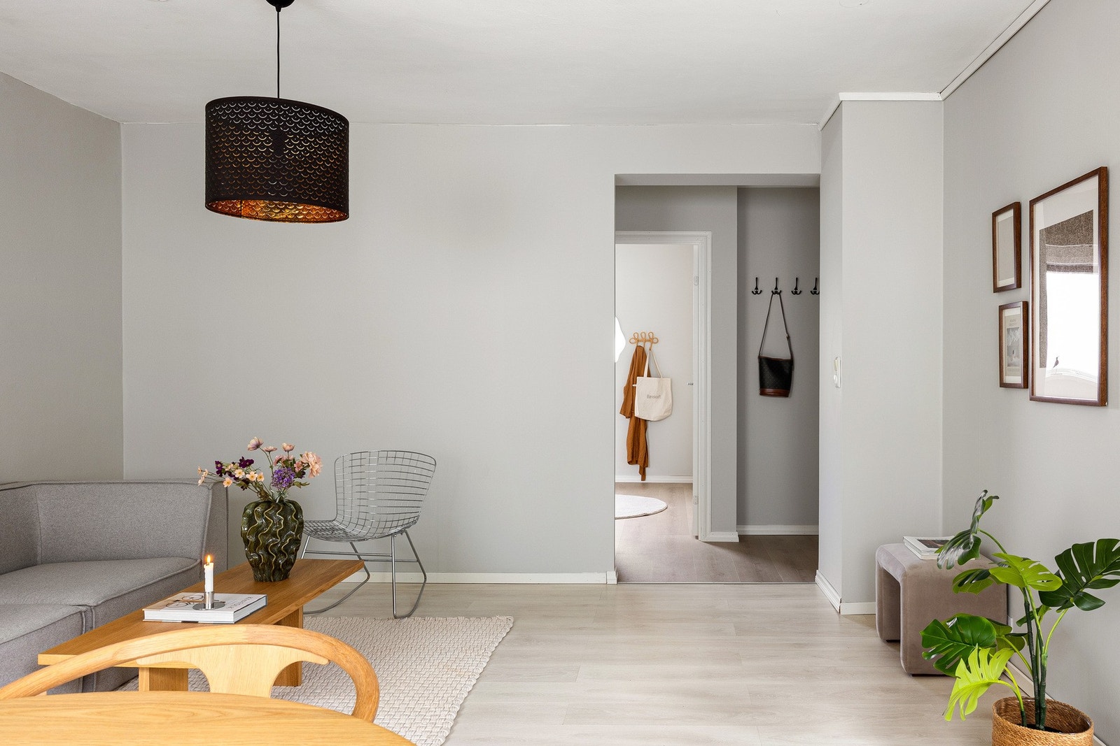 Videre beveger vi oss inn i stuen. Galleribilde