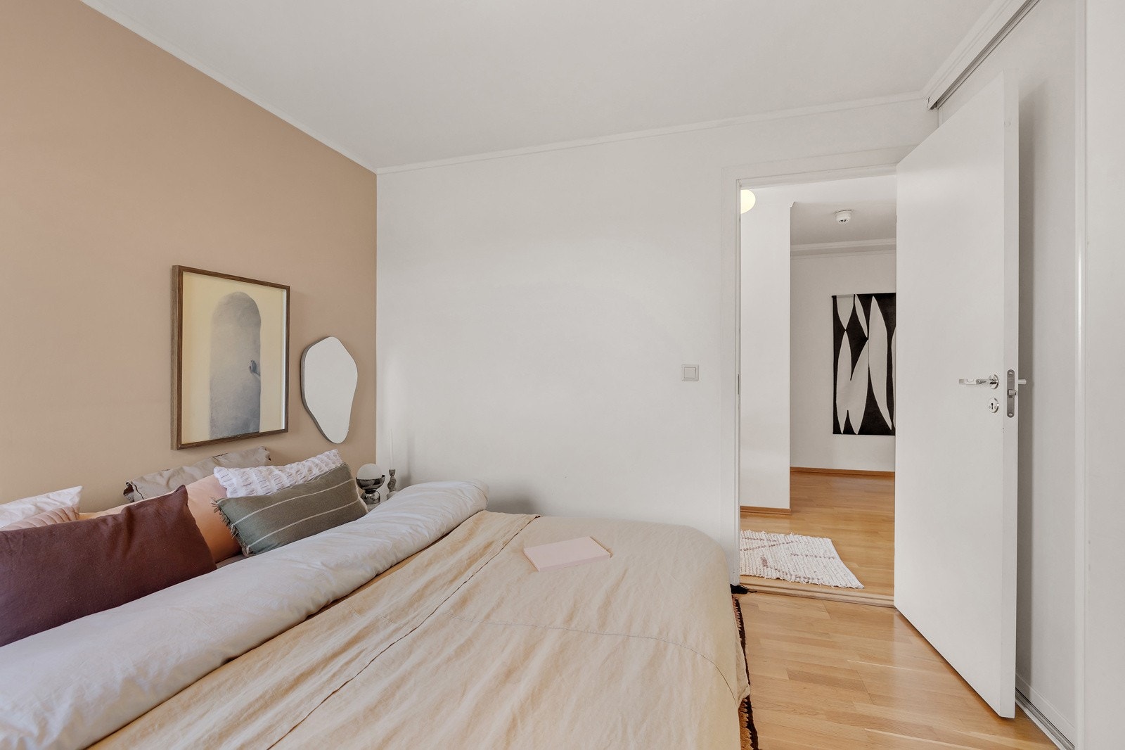 Soverommet ligger rolig til som sikrer en god natts søvn. Galleribilde