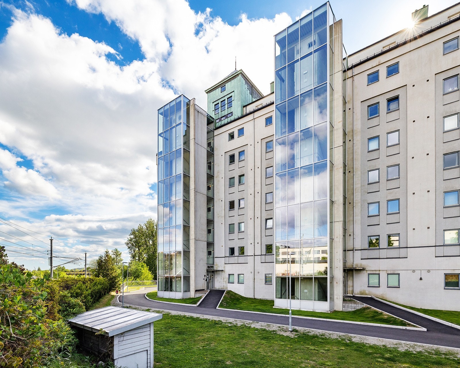 Velordnet sameie beliggende øverst på Sinsen, med kort vei til alle tenkelige fasiliteter. Galleribilde