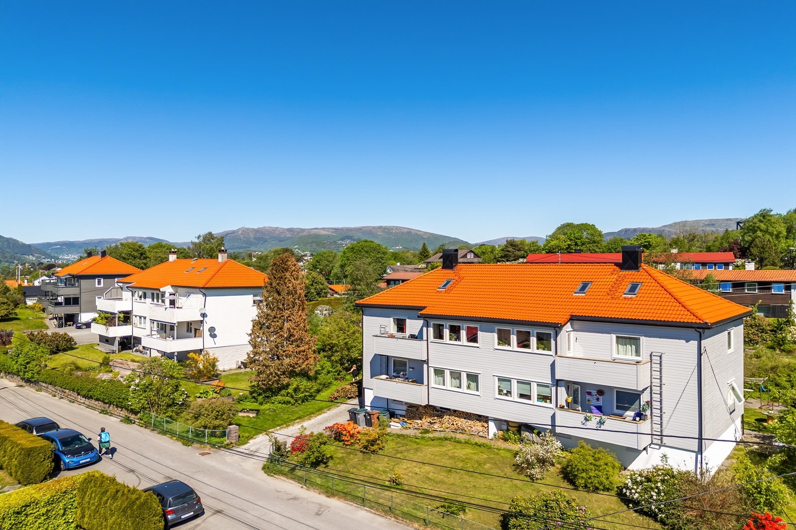 En spasertur unna finner man Lagunen Storsenter som byr på et hav av butikker og restauranter for hver sin smak, vinmonopol, samt kino og bowling Galleribilde
