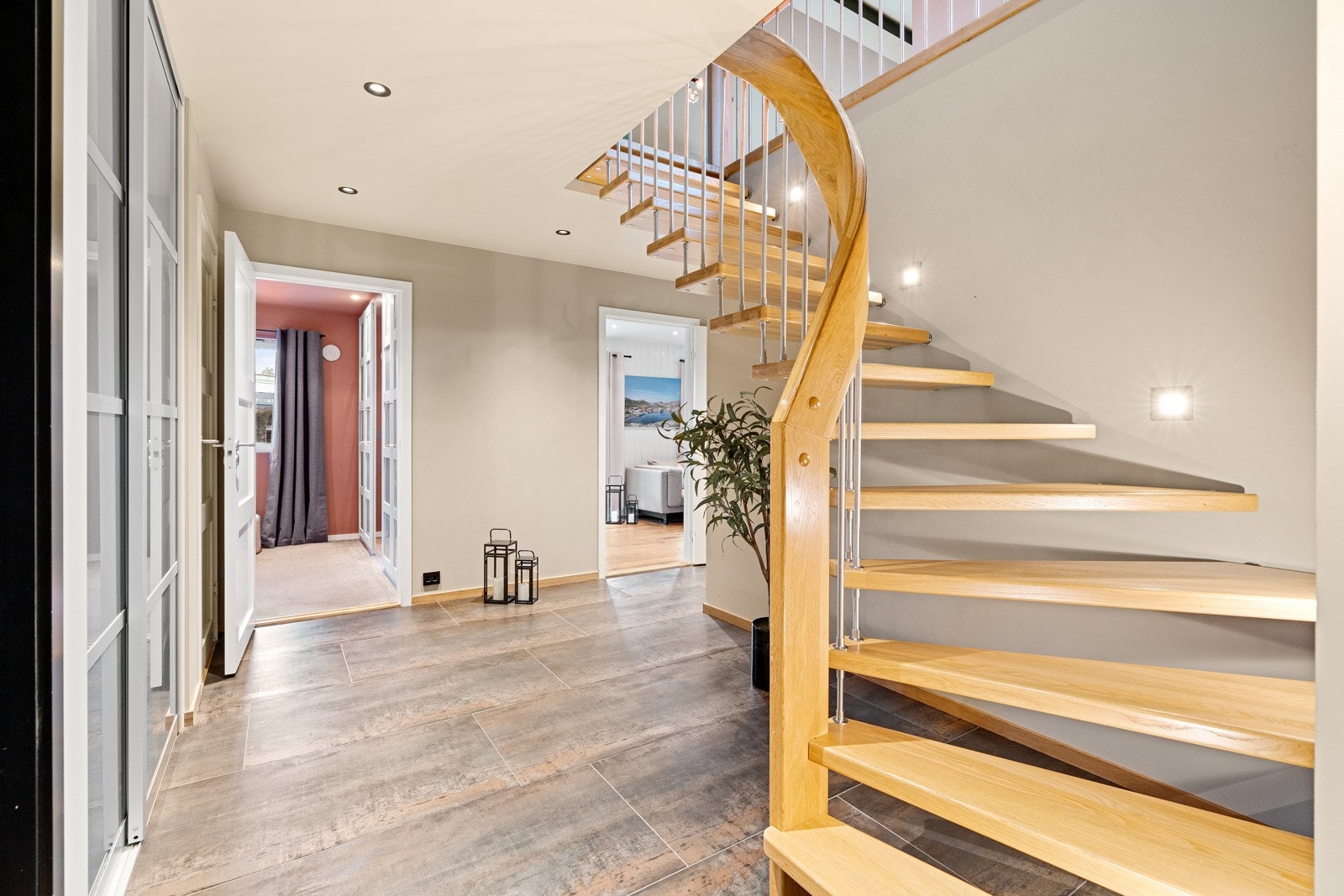 Gang/hall 1. etasje Galleribilde