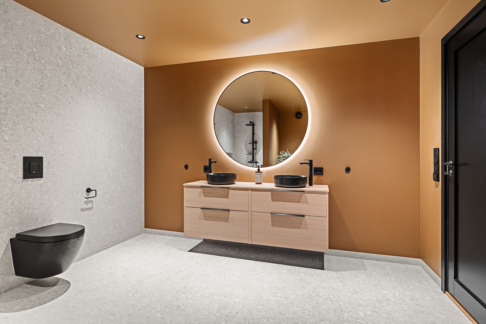 Nytt lekkert bad i tilknytning til hovedsoverommet Galleribilde