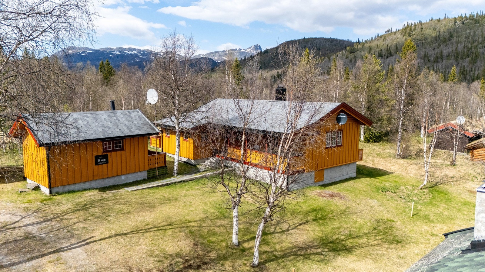 Det bugner av fine turmuligheter sommer som vinter. Den flotte naturen kan oppdages på langrenn, randonee, truger, sykkel eller til fots. Skiløypene i Raudalen går mot Beitostølen, til Bygdin via Fleinsendin eller til Slettefjell Galleribilde