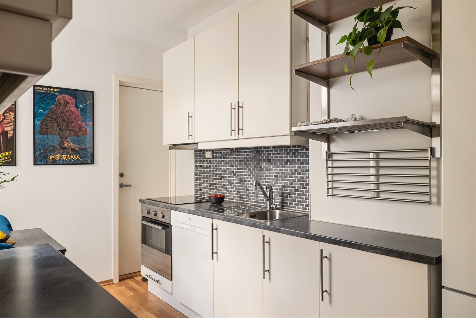 - Kjøkkenet måler 9,1 m² - Galleribilde