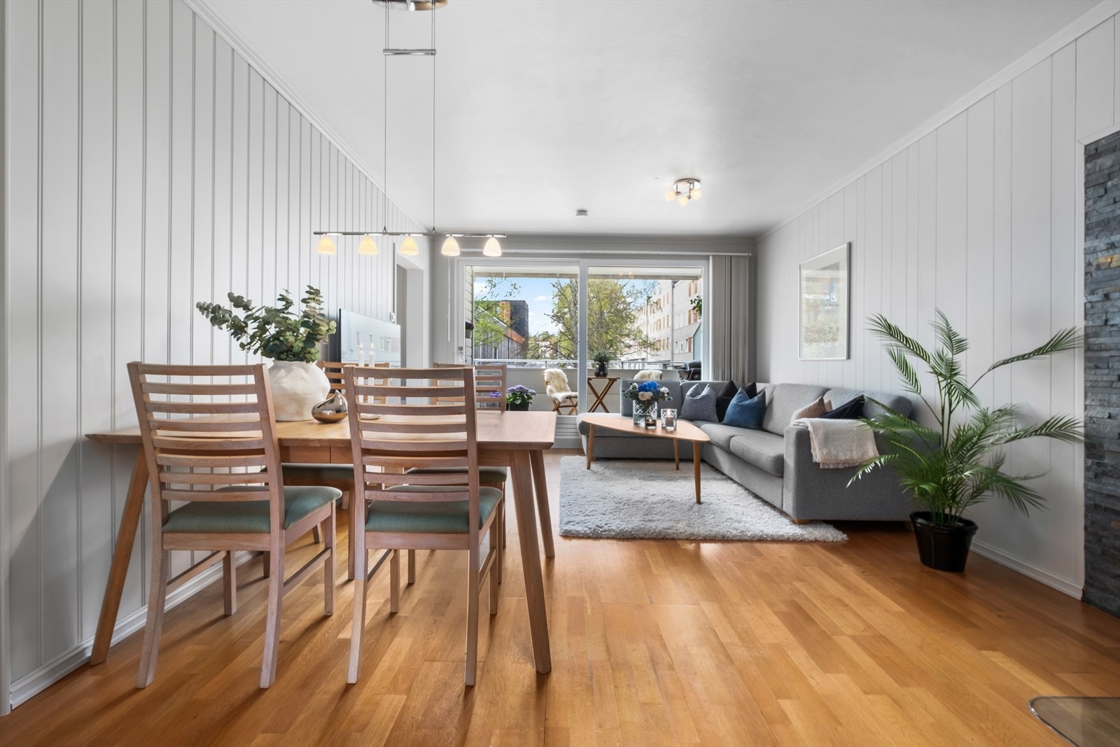 I etasjen under disponerer du en garasjeplass som tilhører andelen. Galleribilde