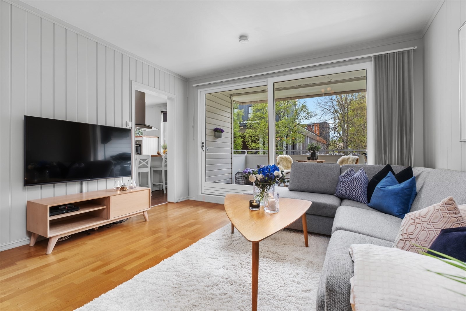 Det meste er inkludert i de månedlige felleskostnadene som kommunale avgifter, TV/internett, parkering samt felles drift- og vedlikehold. Galleribilde