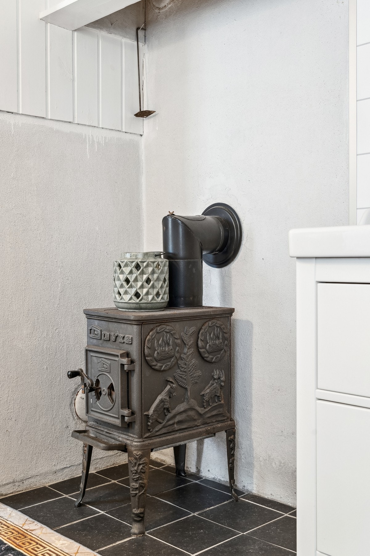 Vedovn på badet nede. Galleribilde